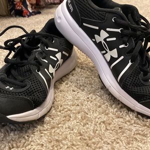Under armour tennis shoes